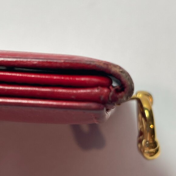 GUCCI Vintage Red Patent Leather Compact Wallet w/ Horseshoe Clasp - Preowned - Picture 12 of 14